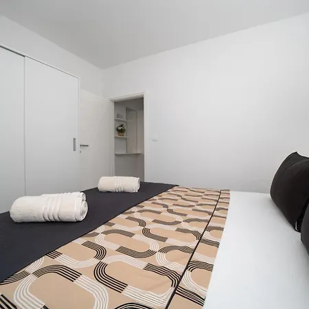 Apartament Marivo *